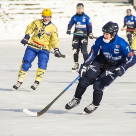 С появлением крытого дворца игроки будут играть в комфортных условиях и показывать зрелищный хоккей. Фото: Лали ЛОБАНОВА