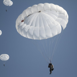 Я падаю в небо: как заняться парашютным спортом в Иркутске