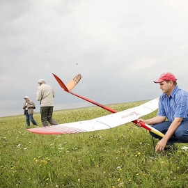 На земле и в небесах: как заняться авиамодельным спортом в Иркутске
